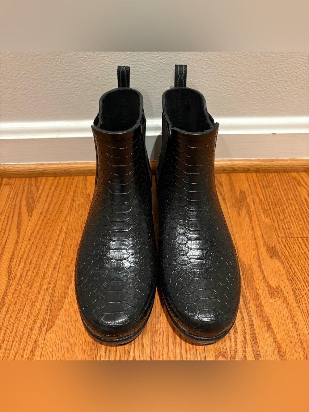 Hunter Refined Slim Fit Scale Chelsea Rain Boots Sz 9 Glossy Textured - Picture 6 of 14